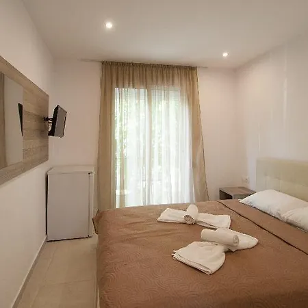 Hotel Avocado Skiathos Town