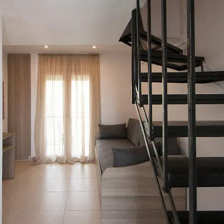 Avocado Hotel 4*