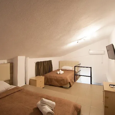 Avocado Hotel 4*