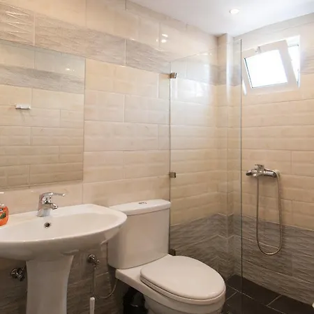 Avocado Hotel 4*